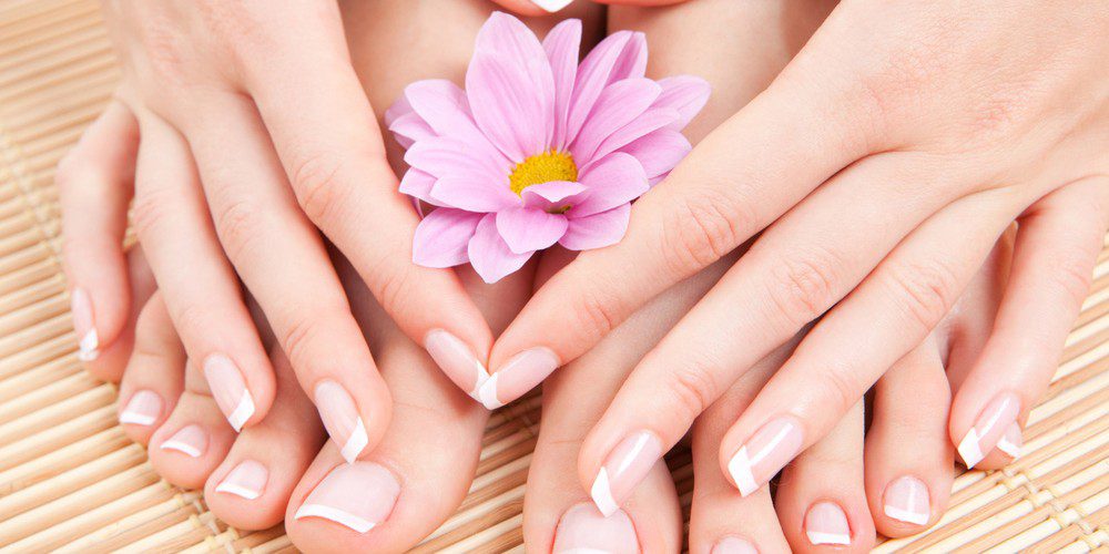 MANICURE E PEDICURE